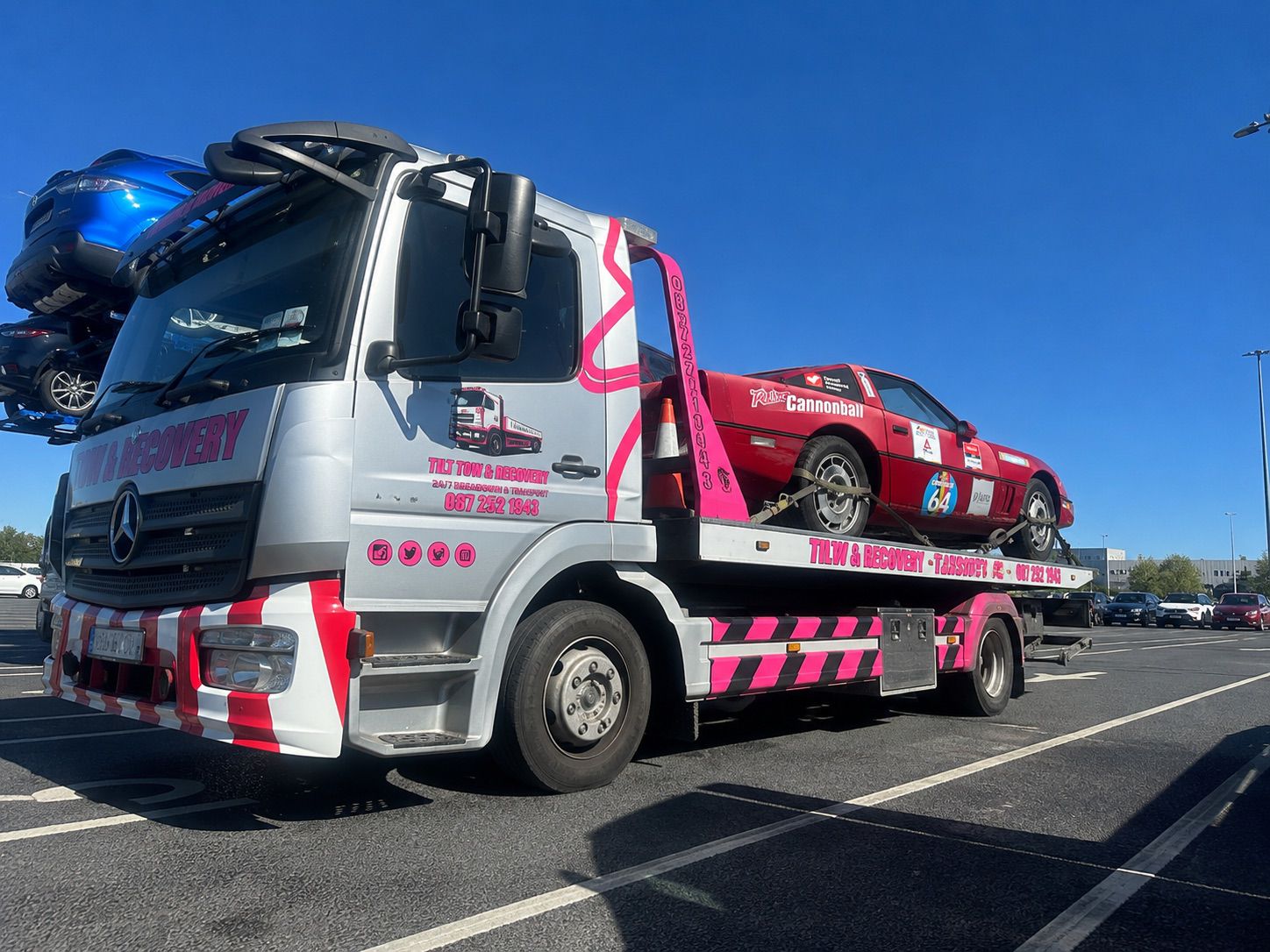 T1T tow truck recovering a vehicle in Ireland